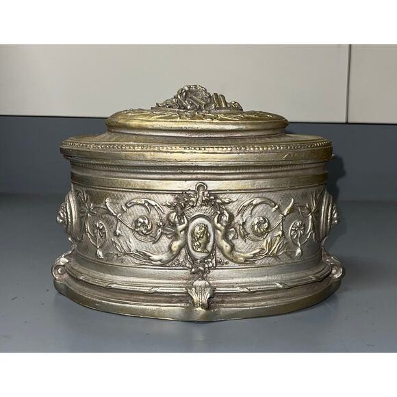 Elegant Gold Hinged Box Large and Heavy  Top quality - Picture 1 of 6